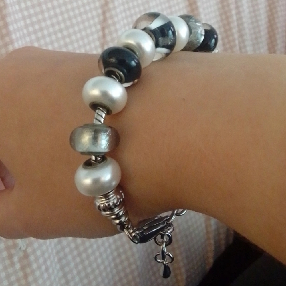 BELLA PERLINA CHARM BRACELET